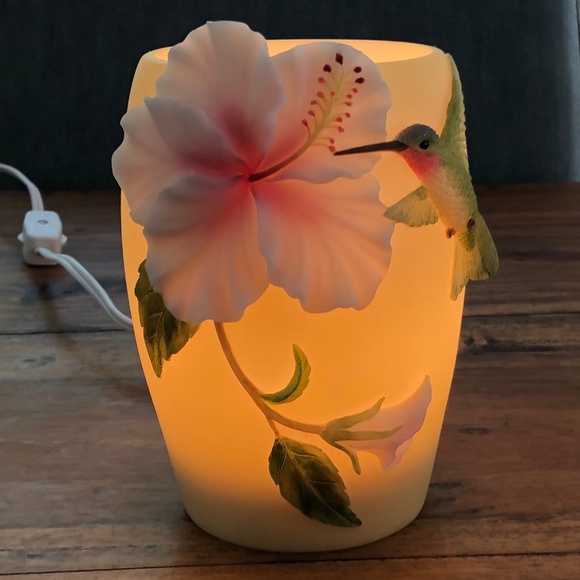 Ibis & Orchid Design - Hibiscus & Hummingbird Night Lamp - Picture 2 of 16